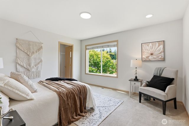 7021 Carmichael Avenue SE, Snoqualmie, WA 98065