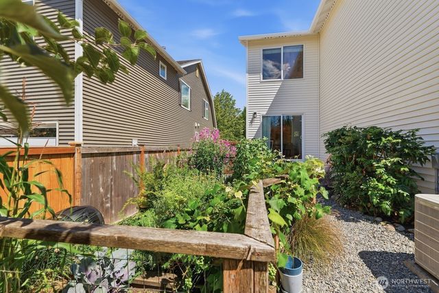 7021 Carmichael Avenue SE, Snoqualmie, WA 98065