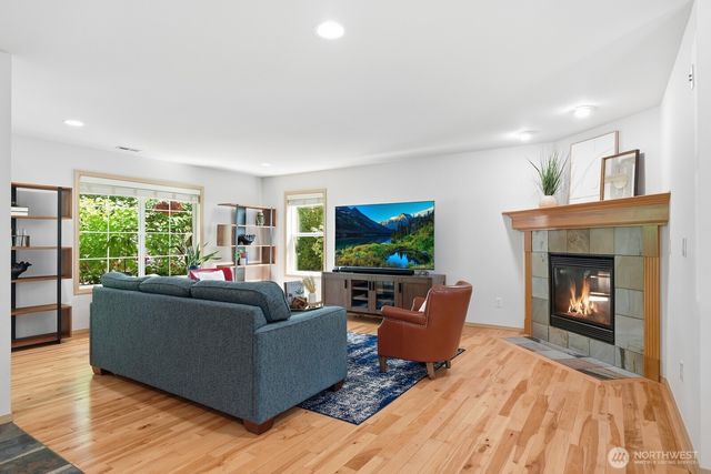 7021 Carmichael Avenue SE, Snoqualmie, WA 98065