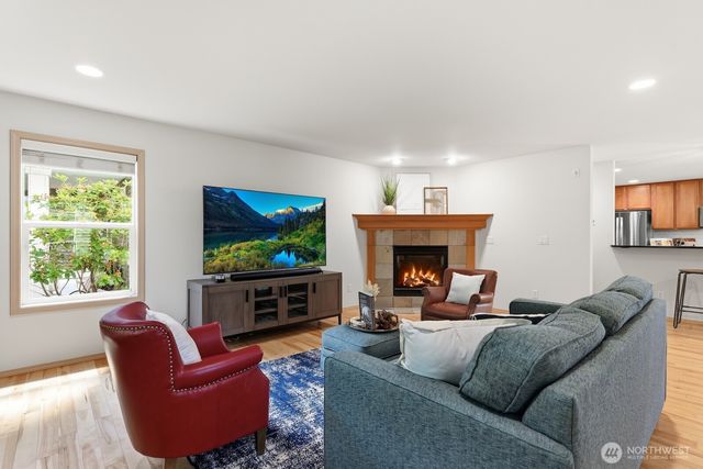 7021 Carmichael Avenue SE, Snoqualmie, WA 98065
