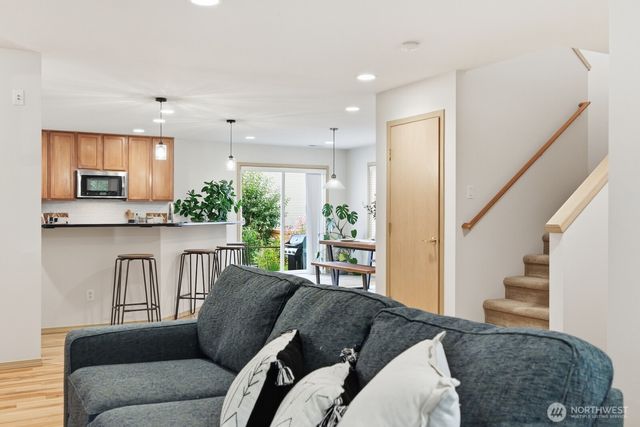 7021 Carmichael Avenue SE, Snoqualmie, WA 98065