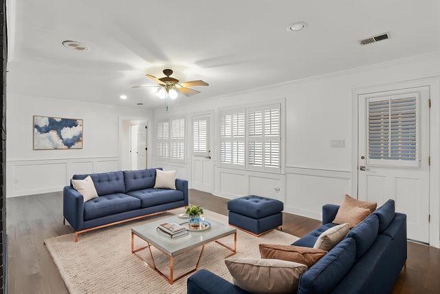 2243 W GLENALDEN DR, Germantown, TN 38139