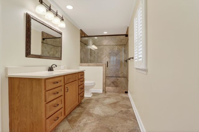 2243 W GLENALDEN DR, Germantown, TN 38139