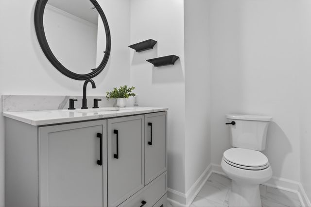 2243 W GLENALDEN DR, Germantown, TN 38139