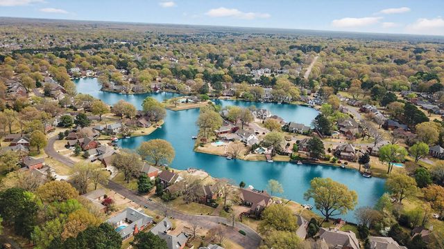 2243 W GLENALDEN DR, Germantown, TN 38139