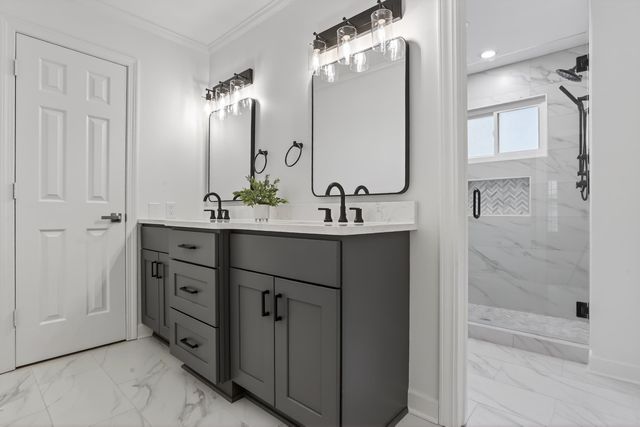 2243 W GLENALDEN DR, Germantown, TN 38139