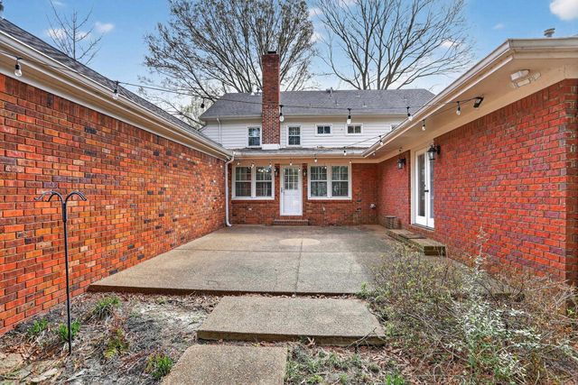 2243 W GLENALDEN DR, Germantown, TN 38139