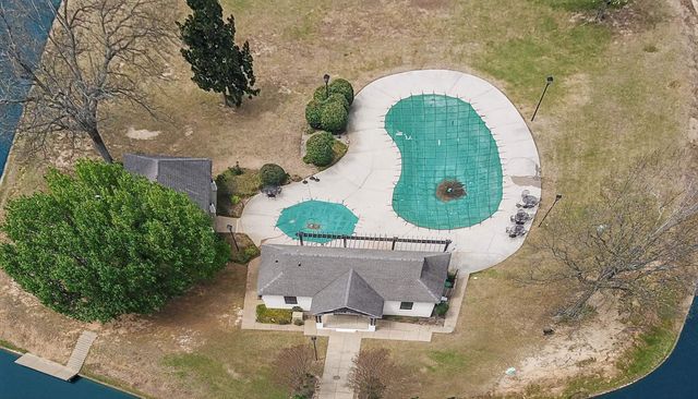 2243 W GLENALDEN DR, Germantown, TN 38139