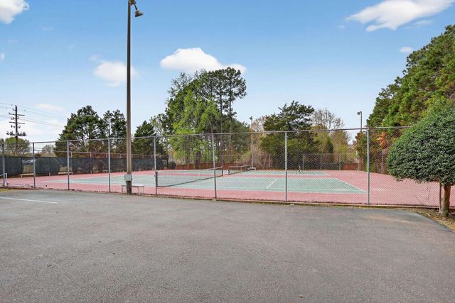 2243 W GLENALDEN DR, Germantown, TN 38139