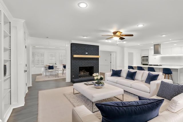 2243 W GLENALDEN DR, Germantown, TN 38139