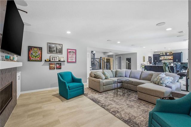 7511 N Gower Avenue, Kansas City, MO 64151