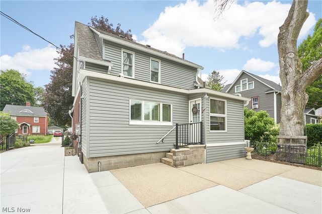 2045 Lorena Avenue, Akron, OH 44313