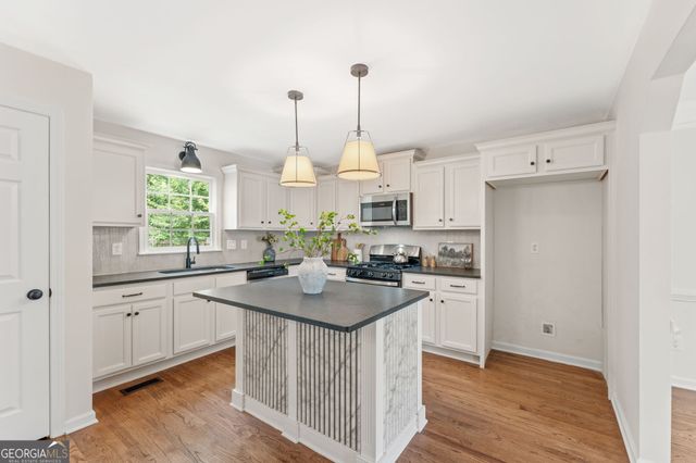 186 W Chestnut Way, Dallas, GA 30132