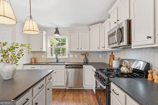 186 W Chestnut Way, Dallas, GA 30132