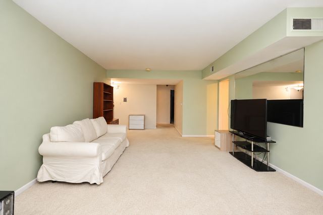 2001 Sherman Avenue 407, Evanston, IL 60201