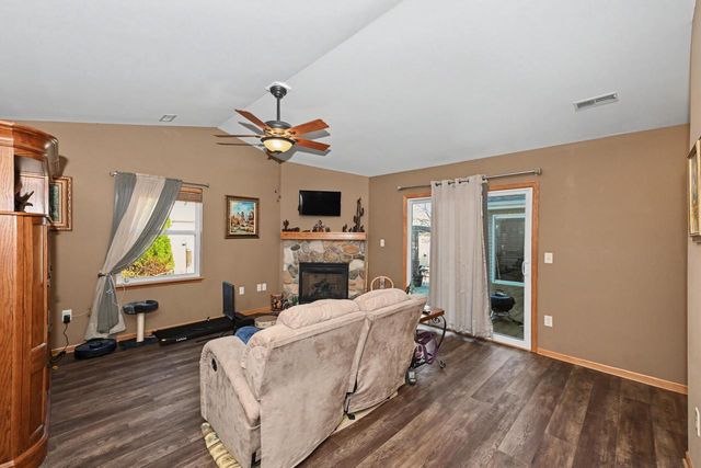 5730 Eagle Point DRIVE, Racine, WI 53406