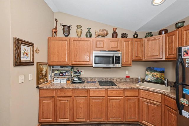 5730 Eagle Point DRIVE, Racine, WI 53406