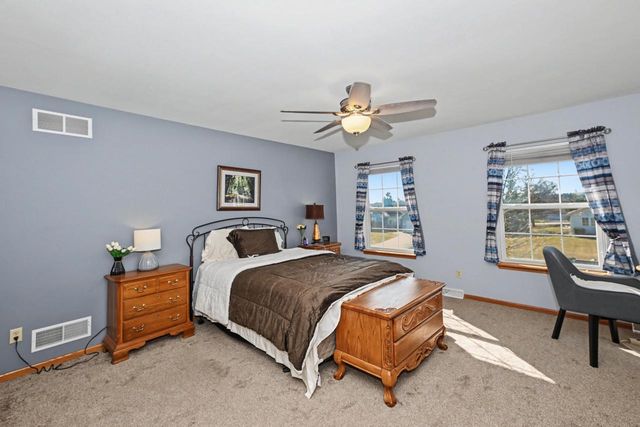 5730 Eagle Point DRIVE, Racine, WI 53406