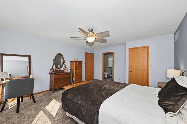 5730 Eagle Point DRIVE, Racine, WI 53406