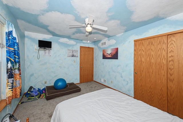 5730 Eagle Point DRIVE, Racine, WI 53406