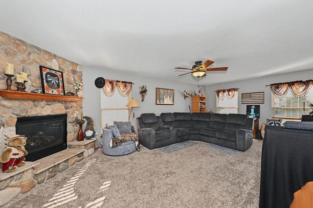 5730 Eagle Point DRIVE, Racine, WI 53406