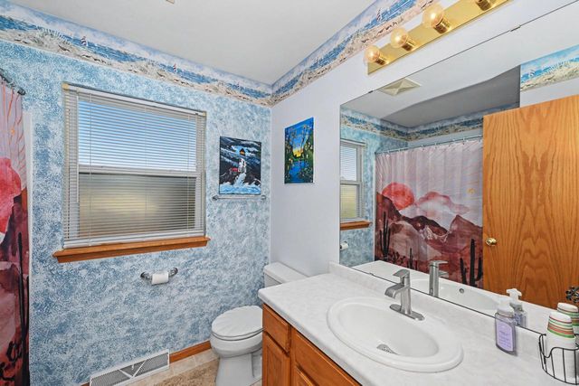 5730 Eagle Point DRIVE, Racine, WI 53406