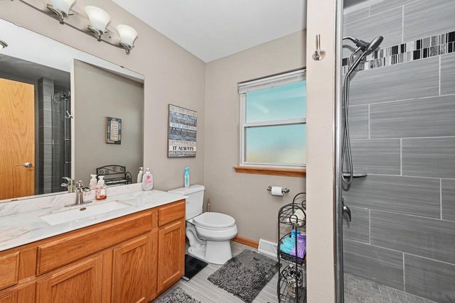 5730 Eagle Point DRIVE, Racine, WI 53406