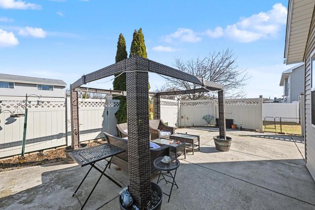 5730 Eagle Point DRIVE, Racine, WI 53406