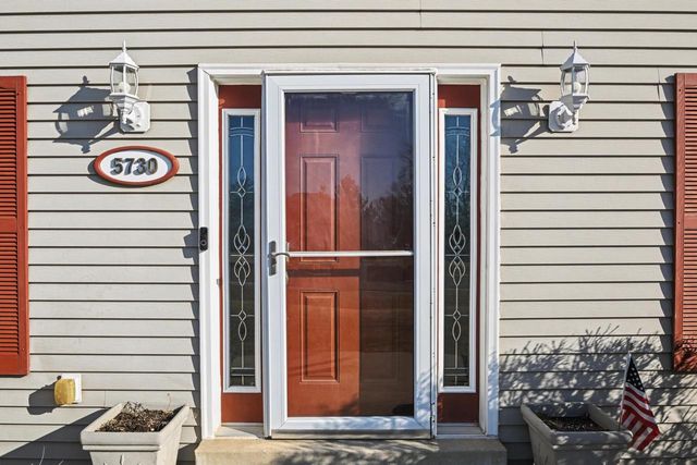 5730 Eagle Point DRIVE, Racine, WI 53406