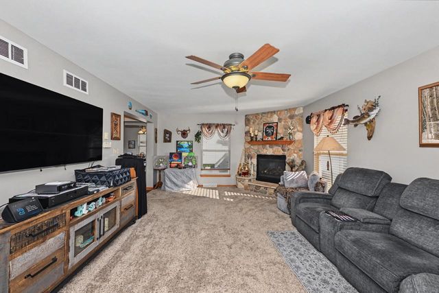 5730 Eagle Point DRIVE, Racine, WI 53406