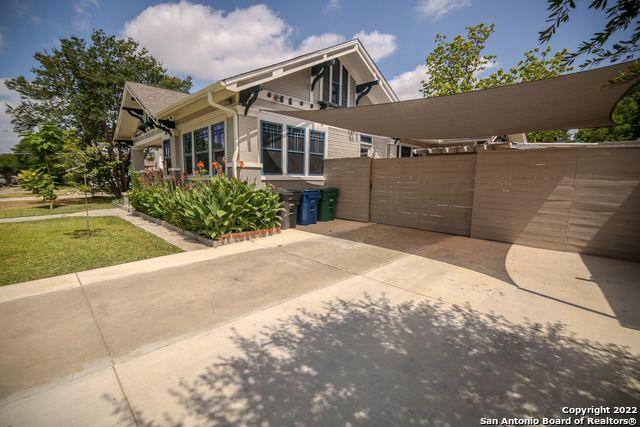 1037 W CRAIG PL, San Antonio, TX 78201