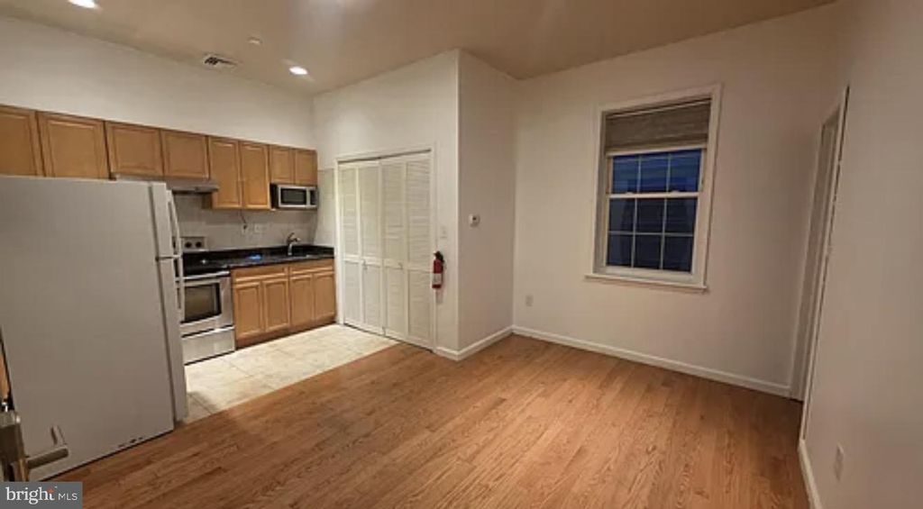 1332 W GIRARD AVE #A, PHILADELPHIA, PA 19123 — photo 2