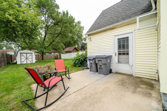 4042 Louella Drive, Waterford Charter Township, MI 48329