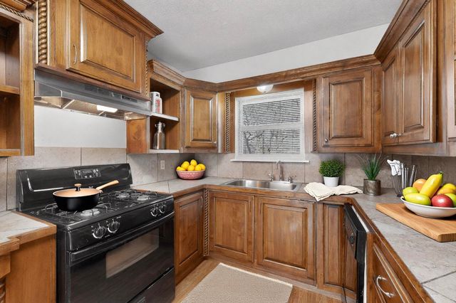 1900 Mimosa Drive, Arlington, TX 76012