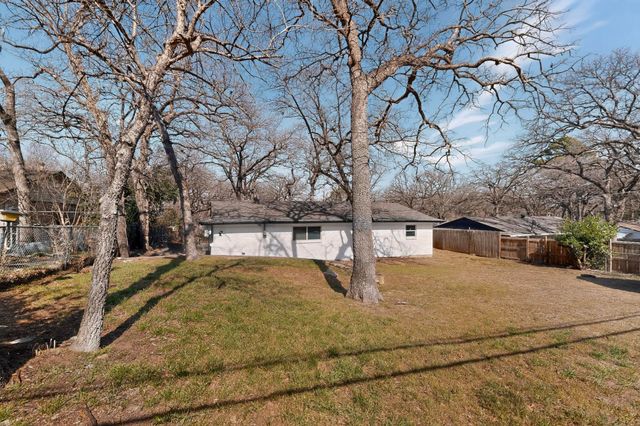 1900 Mimosa Drive, Arlington, TX 76012