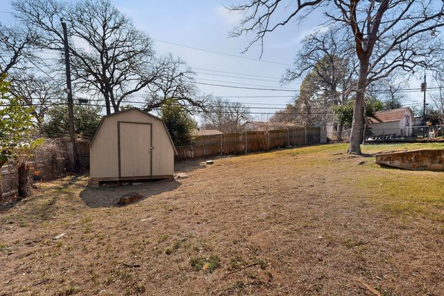 1900 Mimosa Drive, Arlington, TX 76012