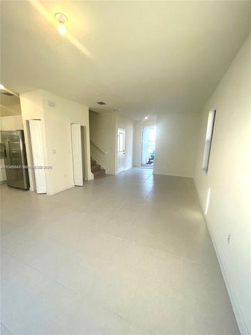 3338 W 112th St, Hialeah, FL 33018
