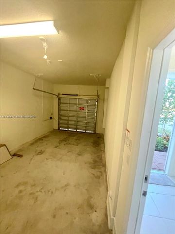3338 W 112th St, Hialeah, FL 33018