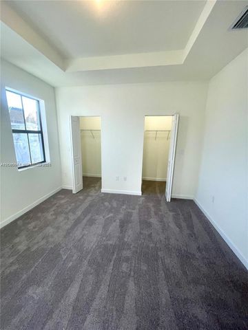 3338 W 112th St, Hialeah, FL 33018