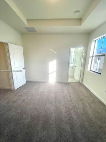 3338 W 112th St, Hialeah, FL 33018