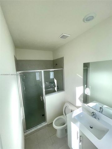3338 W 112th St, Hialeah, FL 33018