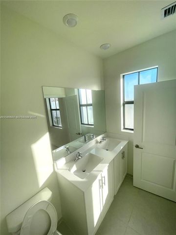 3338 W 112th St, Hialeah, FL 33018