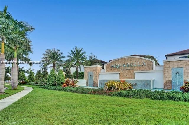 3338 W 112th St, Hialeah, FL 33018