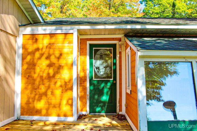 42936 Superior Road, Houghton, MI 49931
