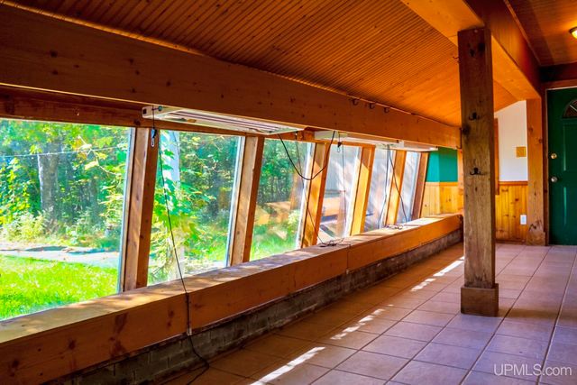 42936 Superior Road, Houghton, MI 49931