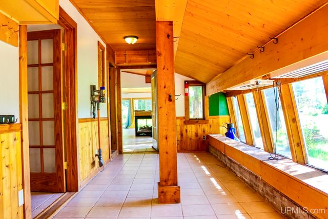 42936 Superior Road, Houghton, MI 49931