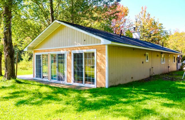 42936 Superior Road, Houghton, MI 49931