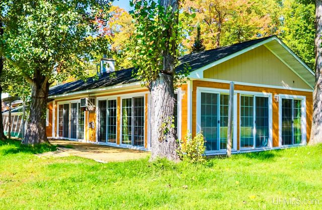 42936 Superior Road, Houghton, MI 49931