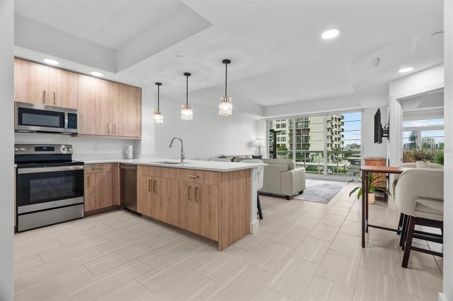415 ISLAND WAY 311, Clearwater Beach, FL 33767