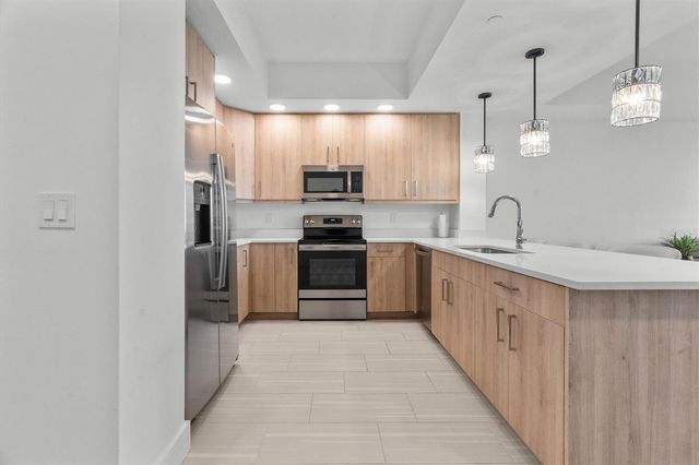 415 ISLAND WAY 311, Clearwater Beach, FL 33767